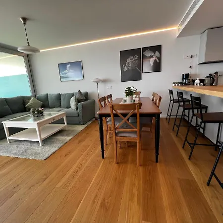 The Wave Collection Sea View 2 Bedrooms Apartman *