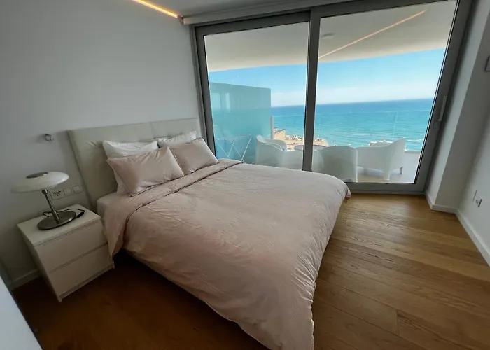 The Wave Collection Sea View 2 Bedrooms Málaga