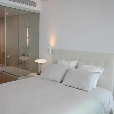 The Wave Collection Sea View 2 Bedrooms Apartament *